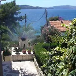 By The Sea - 11895 Τρογκίρ