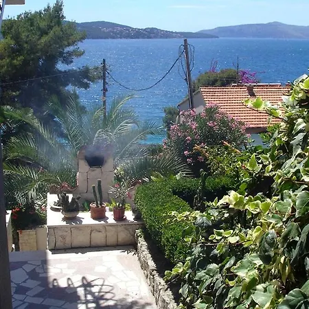 By The Sea - 11895 Trogir